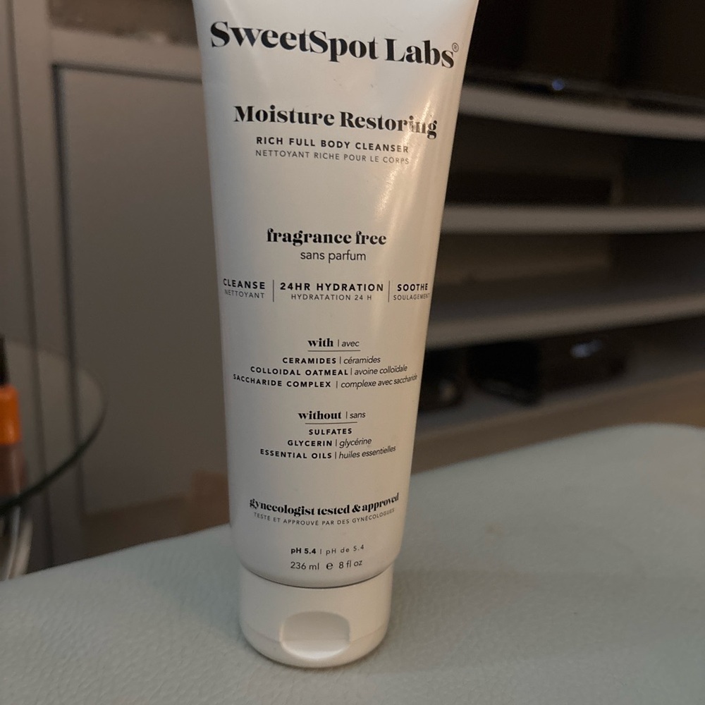 SWEET POT LABS /Moisture Restoring Cleanser - White